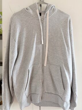 Forever 21 Men Gray Hoodie Label Detail